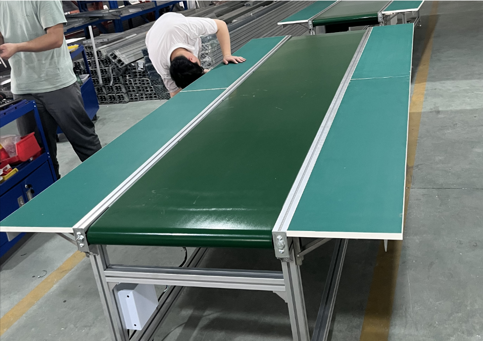 兩側帶臺面板的流水線輸送機