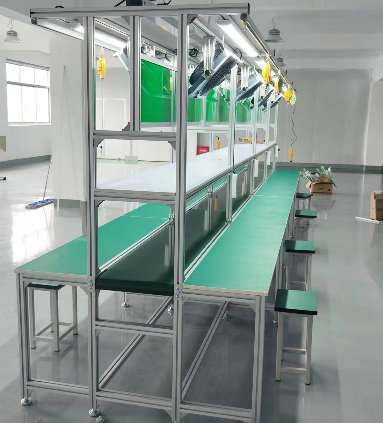 鋁型材流水線工作臺帶燈架風扇看板